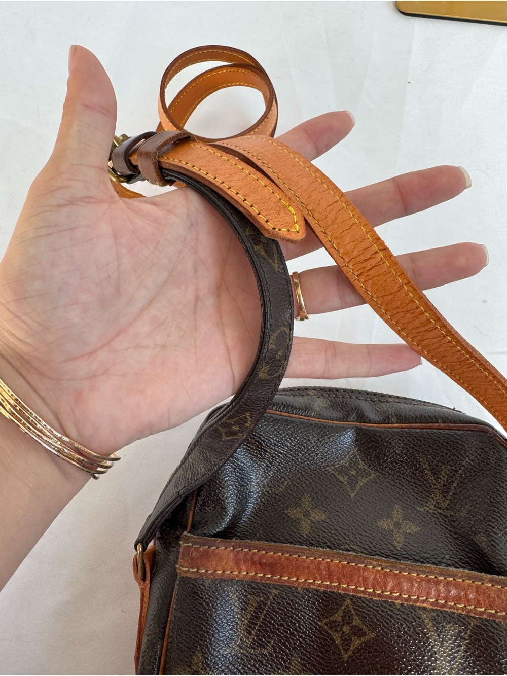 Louis Vuitton Danube Vintage Monogram Messenger Crossbody with Tan Trim - Picture 10 of 10